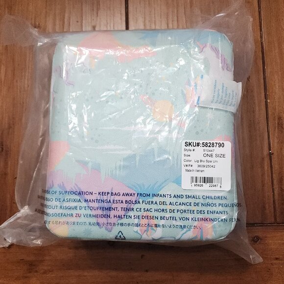 Lands End - Kids Insulated EZ Wipe Printed Lunch Box NWT - Picture 7 of 8